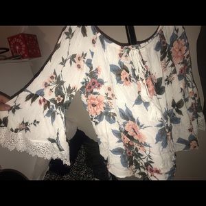 Cute floral off shoulder top!